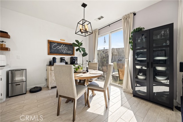 Detail Gallery Image 7 of 50 For 15592 Red Oak, Victorville,  CA 92394 - 3 Beds | 2 Baths