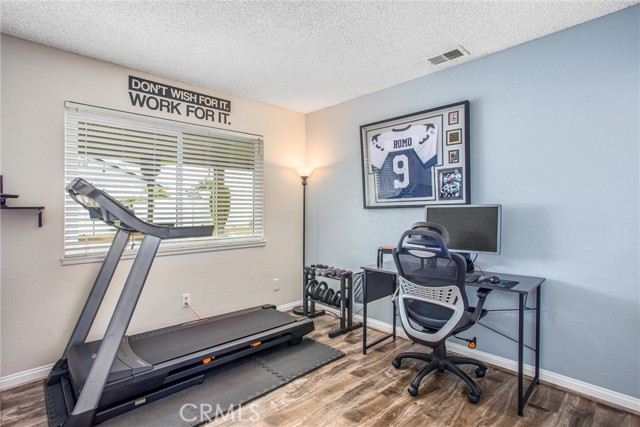 6967 Mountain Avenue, Highland CA: https://media.crmls.org/medias/62853898-978a-444b-a424-3bbc0633f403.jpg