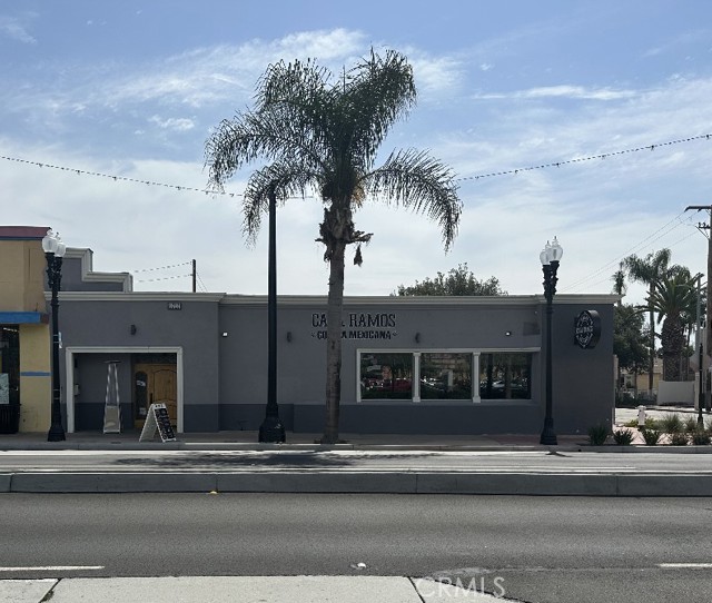 1717 S Main Street, Santa Ana, California 92707, ,Commercial Sale,For Sale,1717 S Main Street,CRDW23140458