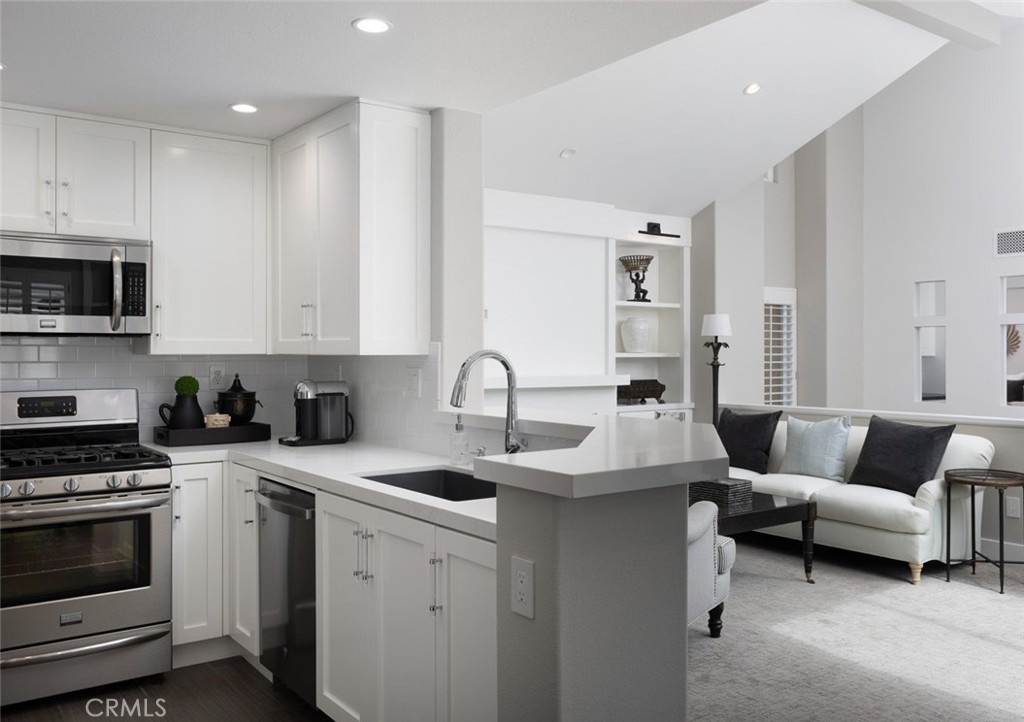 MLS #OC25193732 image #6