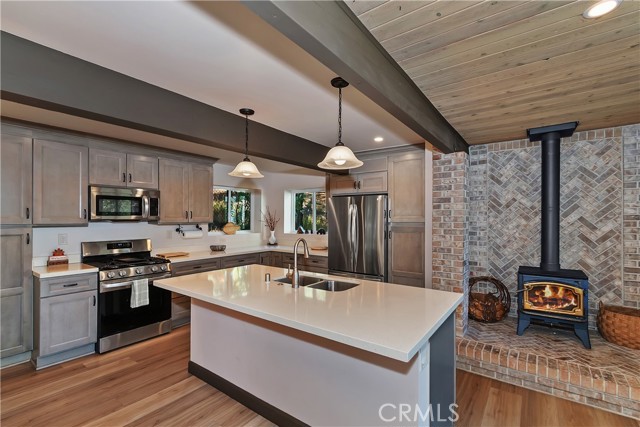 610 Cienega Rd., Big Bear Lake CA: https://media.crmls.org/medias/6285d248-c384-42c9-8935-78115eecea2b.jpg