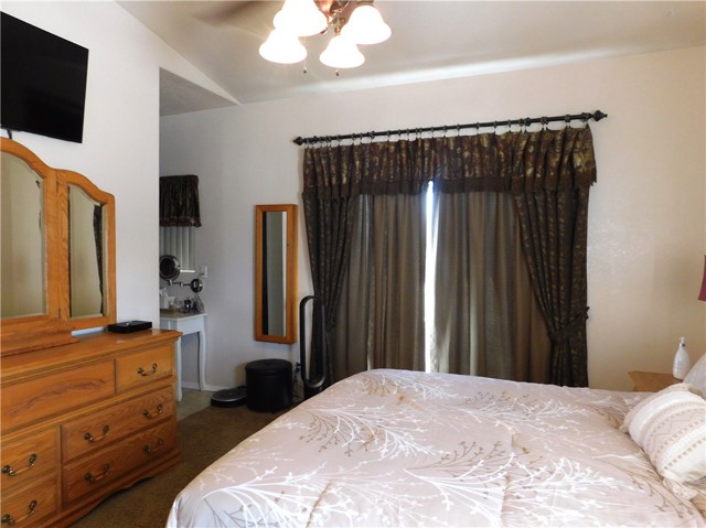 Detail Gallery Image 8 of 27 For 20774 Village Ct, California City,  CA 93505 - 3 Beds | 2 Baths