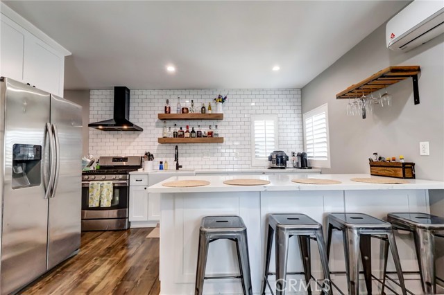 2108 Lemon Avenue, Long Beach CA: https://media.crmls.org/medias/628631f3-6ca2-4dfa-9287-069bbb682409.jpg