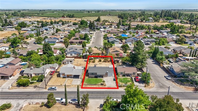 7638 Walnut Avenue, Winton CA: https://media.crmls.org/medias/6286df7d-77cd-4f9e-8ca4-b993aab49af3.jpg