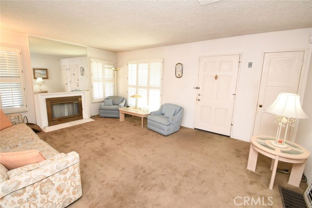 Detail Gallery Image 4 of 27 For 1848 Elmfield Ave, Long Beach,  CA 90815 - 2 Beds | 1/1 Baths