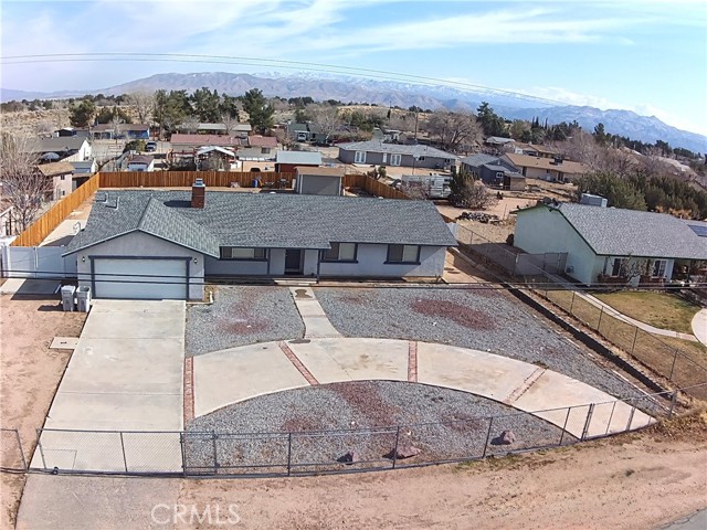 7795 Oakwood Avenue, Hesperia CA: https://media.crmls.org/medias/62884864-df35-4638-a2d5-6299fe6c3cc9.jpg
