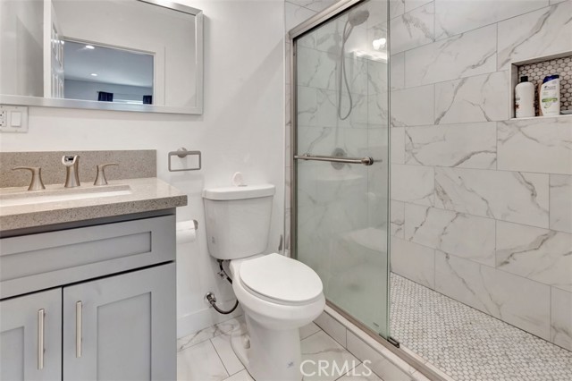 Detail Gallery Image 3 of 3 For 24017 Sylvan, Woodland Hills,  CA 91367 - 1 Beds | 1 Baths