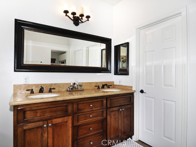 Detail Gallery Image 16 of 26 For 1581 Orange Ave #C,  Costa Mesa,  CA 92627 - 3 Beds | 2/1 Baths