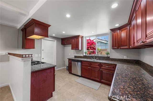 12210 Groveland Avenue, Whittier CA: https://media.crmls.org/medias/6288db82-7732-4ee6-a27b-c31c085d0a51.jpg