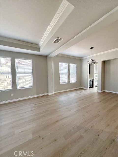 Detail Gallery Image 7 of 27 For 19738 Castille Ln, Santa Clarita,  CA 91350 - 4 Beds | 4 Baths