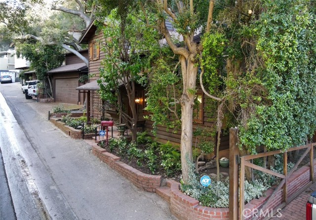 Detail Gallery Image 29 of 36 For 9860 Yoakum Dr, Beverly Hills,  CA 90210 - 1 Beds | 2 Baths