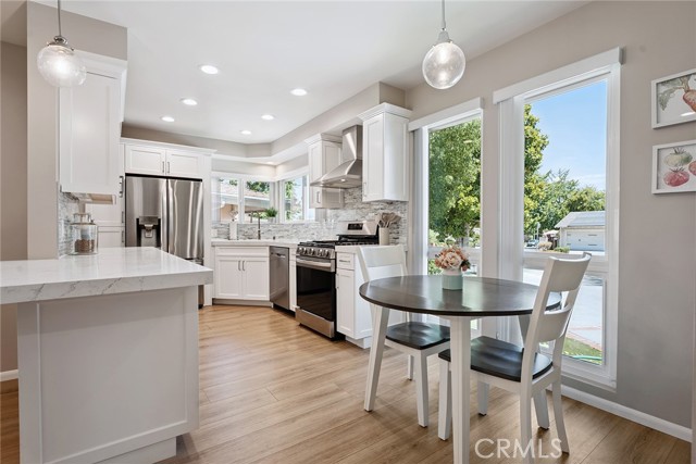 5929 Adler Avenue, Woodland Hills CA: https://media.crmls.org/medias/628bd03e-17ab-4bfd-a478-51e931e4eeff.jpg