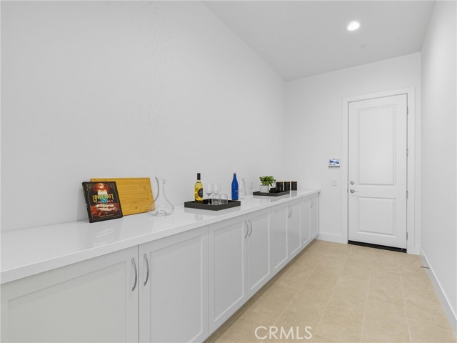 9539 N Andora Avenue, Chatsworth CA: https://media.crmls.org/medias/628be620-2f0e-4826-b3c8-033b29ccb5ab.jpg