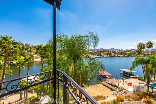 Detail Gallery Image 20 of 70 For 22166 W San Joaquin Dr, Canyon Lake,  CA 92587 - 5 Beds | 4/1 Baths