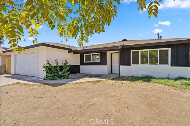 Detail Gallery Image 1 of 20 For 5905 Camp St, Bakersfield,  CA 93307 - 3 Beds | 2 Baths