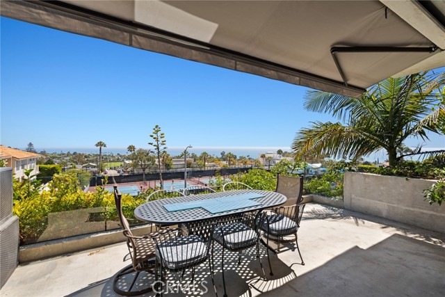 Detail Gallery Image 1 of 24 For 816 Manzanita Dr, Laguna Beach,  CA 92651 - 4 Beds | 4/1 Baths