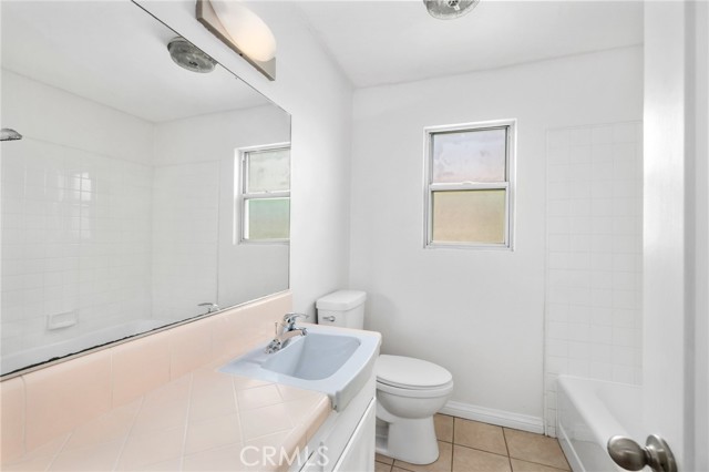 Detail Gallery Image 15 of 30 For 2302 E 2nd St 3a,  Long Beach,  CA 90803 - 3 Beds | 2 Baths