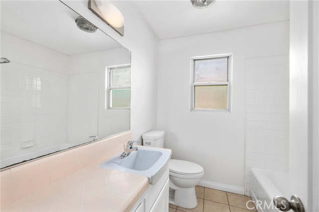 Detail Gallery Image 15 of 30 For 2302 E 2nd St 3a,  Long Beach,  CA 90803 - 3 Beds | 2 Baths