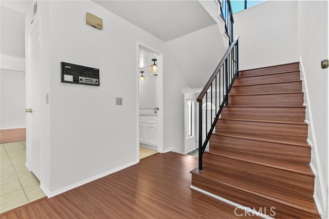 Detail Gallery Image 34 of 66 For 1321 Greenbriar, Glendale,  CA 91207 - 4 Beds | 3/1 Baths