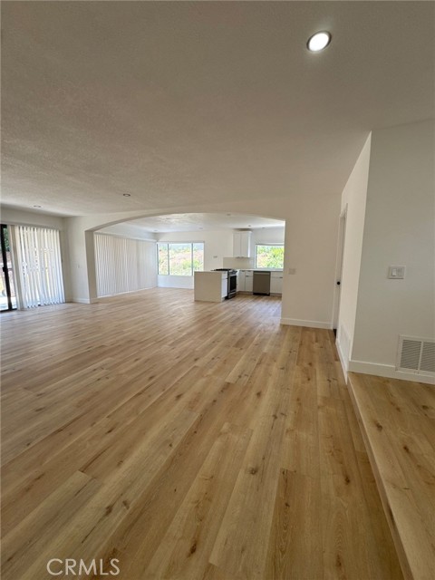Detail Gallery Image 4 of 18 For 1245 Blazewood St, Riverside,  CA 92507 - 3 Beds | 2 Baths