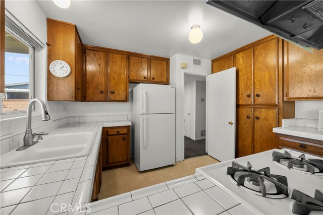 Detail Gallery Image 13 of 42 For 22337 Los Tigres Dr, Saugus,  CA 91350 - 3 Beds | 1/1 Baths