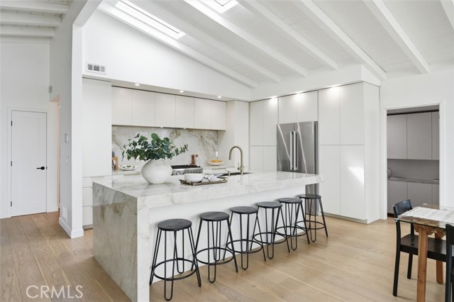 Detail Gallery Image 8 of 29 For 5519 Calle De Ricardo, Torrance,  CA 90505 - 4 Beds | 3 Baths