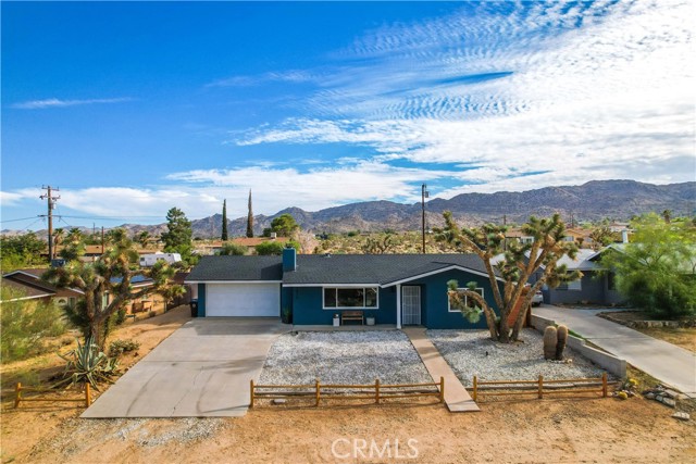 Detail Gallery Image 3 of 49 For 61475 Alta Vista Dr, Joshua Tree,  CA 92252 - 2 Beds | 2 Baths