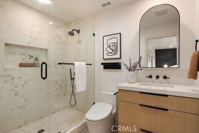 Detail Gallery Image 21 of 74 For 12822 Fairhaven, Santa Ana,  CA 92705 - 6 Beds | 4/1 Baths