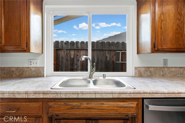 Detail Gallery Image 7 of 28 For 523 Rose Ln, Paso Robles,  CA 93446 - 4 Beds | 2 Baths