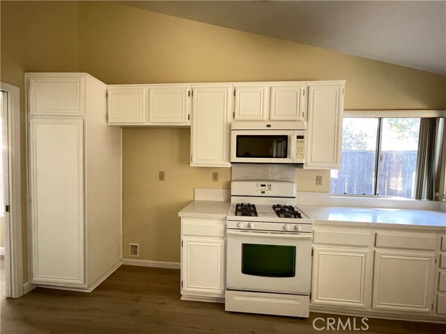 24527 Westhaven, Murrieta CA: https://media.crmls.org/medias/628fe5c7-b60a-46d6-8e0a-53b94a03ce76.jpg