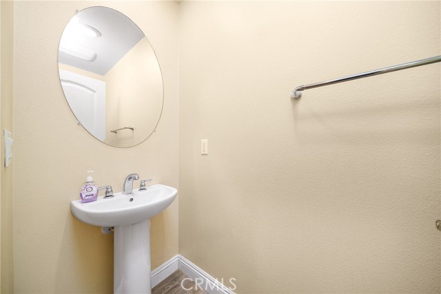 12010 Santiam Court, Jurupa Valley CA: https://media.crmls.org/medias/628fee21-c5ac-4b92-8150-0813c7d18360.jpg