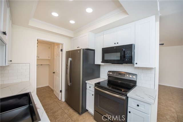 Detail Gallery Image 4 of 28 For 811 Pillar Point Way, Oceanside,  CA 92058 - 2 Beds | 1/1 Baths