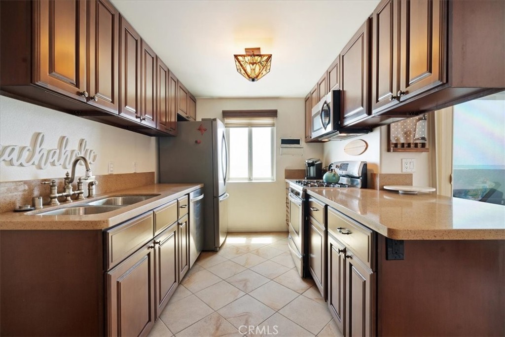 1202 Pacific Street - photo 10