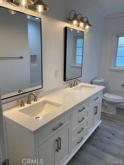 Detail Gallery Image 5 of 7 For 12472 Woodlawn, Tustin,  CA 92780 - 4 Beds | 2 Baths