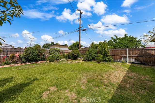 1320 W Flora Street, Ontario CA: https://media.crmls.org/medias/62925b5f-eaa9-416d-be89-7fd2f45e663a.jpg