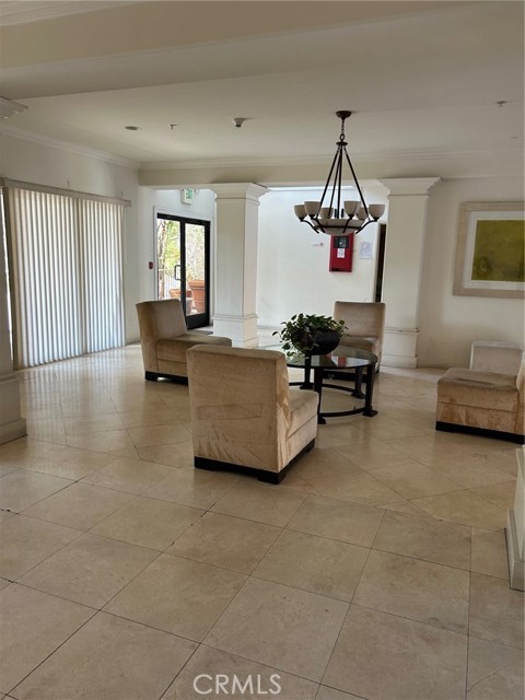 Detail Gallery Image 4 of 19 For 9610 Zelzah #110,  Northridge,  CA 91325 - 3 Beds | 3 Baths