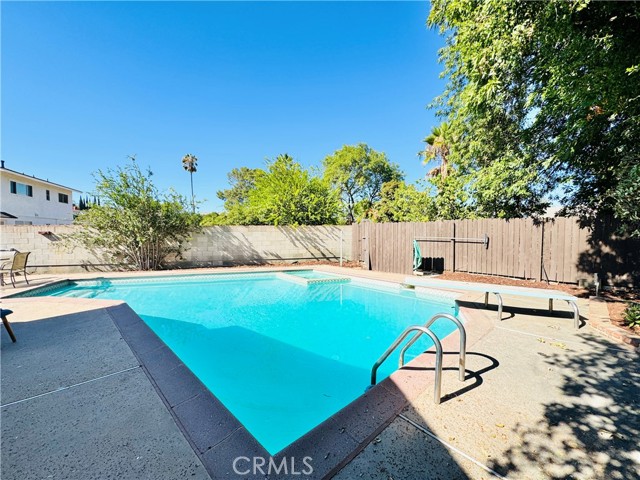 Detail Gallery Image 1 of 30 For 10030 Ruffner Ave, North Hills,  CA 91343 - 5 Beds | 3 Baths