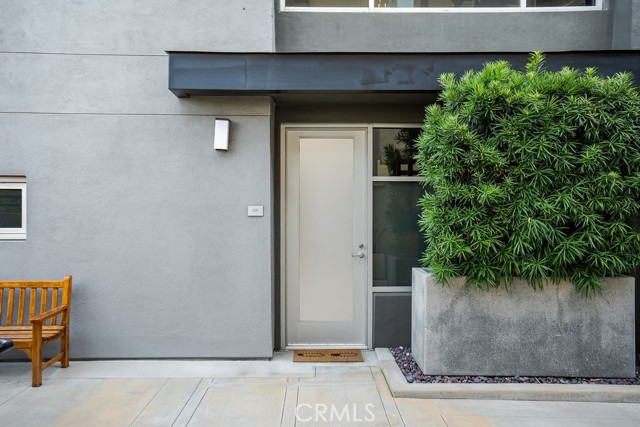 4111 W Sunset Boulevard, Los Angeles CA: https://media.crmls.org/medias/6292ad65-da95-4fa4-9327-a375dd4ad8e5.jpg