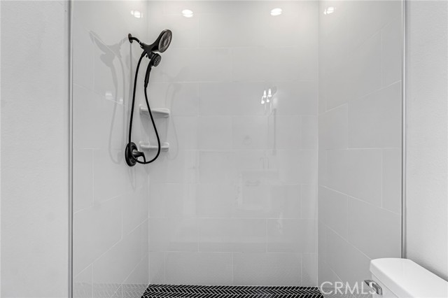 Detail Gallery Image 34 of 38 For 21035 Forest Glen, Madera,  CA 93638 - 4 Beds | 3 Baths