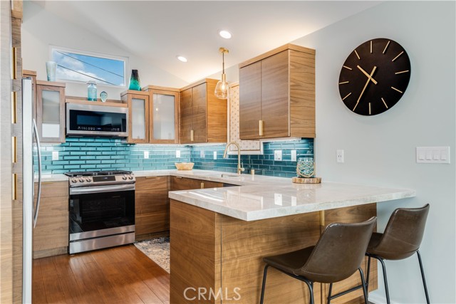 3003 Johnston Avenue, Redondo Beach, California 90278, 3 Bedrooms Bedrooms, ,2 BathroomsBathrooms,Residential,Sold,Johnston,SB22044317