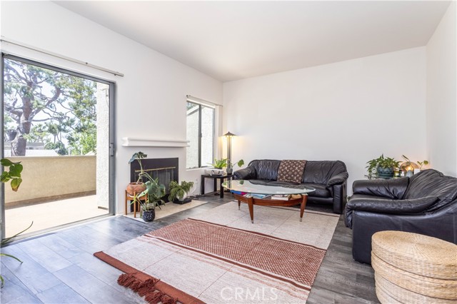 Detail Gallery Image 8 of 31 For 15786 Midwood, Granada Hills,  CA 91344 - 3 Beds | 3 Baths