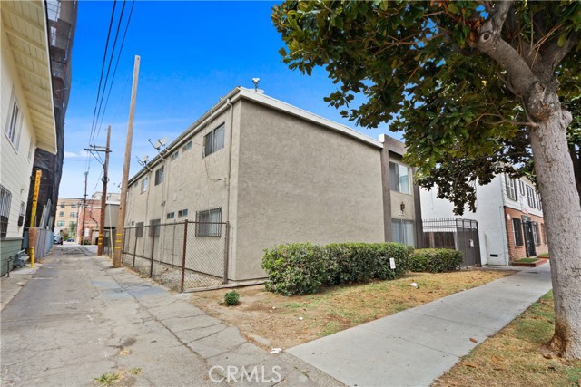 525 Linden Avenue, Long Beach, California 90802, ,Multi-Family,For Sale,Linden,PW24201233