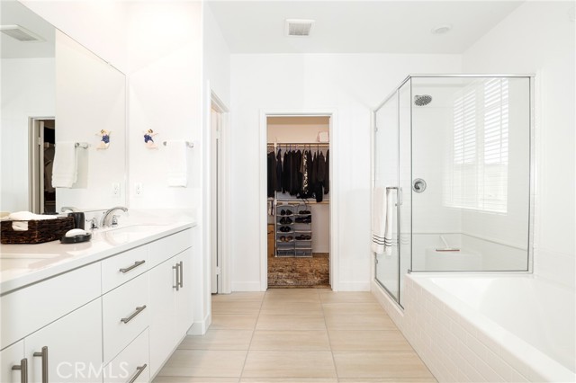 2476 Yellowstone Way, Rialto CA: https://media.crmls.org/medias/6294f4f9-e3af-41fa-aa9c-3174fd6e2f43.jpg