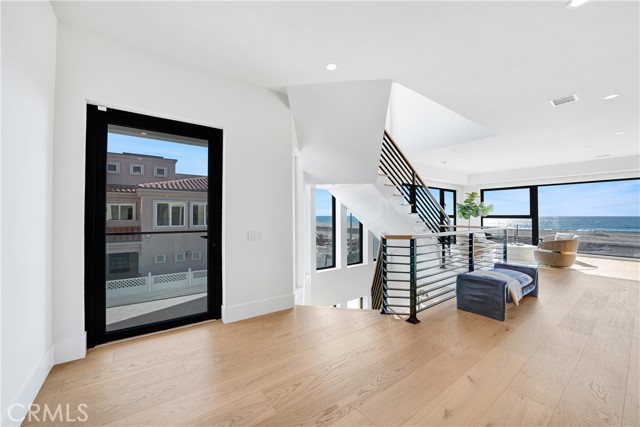 Detail Gallery Image 17 of 61 For 16351 S Pacific Ave, Sunset Beach,  CA 90742 - 6 Beds | 6/2 Baths