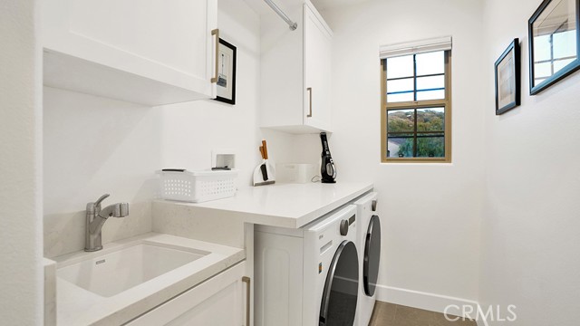 33 Via Armilla, San Clemente CA: https://media.crmls.org/medias/62956e62-9b71-4879-80dd-a317520b98e8.jpg