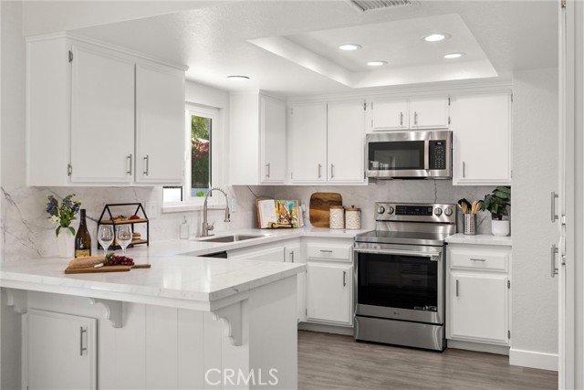 Detail Gallery Image 11 of 42 For 23633 Fair Weather, Canyon Lake,  CA 92587 - 3 Beds | 2 Baths