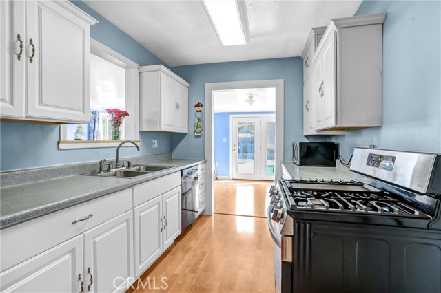 Detail Gallery Image 20 of 36 For 346 N Nantes, La Puente,  CA 91744 - 3 Beds | 3 Baths