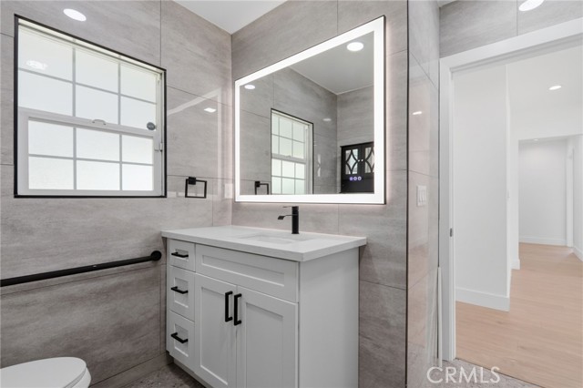 Detail Gallery Image 12 of 19 For 9841 Stanwin, Arleta,  CA 91331 - 3 Beds | 2 Baths