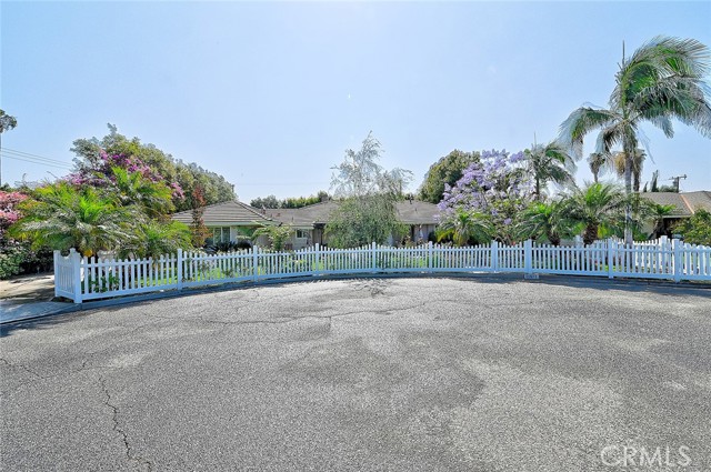 11471 Gill Drive, Garden Grove CA: https://media.crmls.org/medias/6296d1fa-ce62-4b00-bd72-ece0435fbb60.jpg