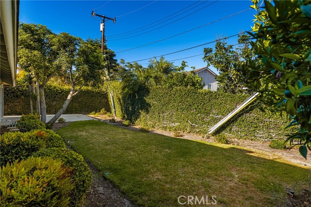 Image 21 of 29 For 557 Gardner Drive